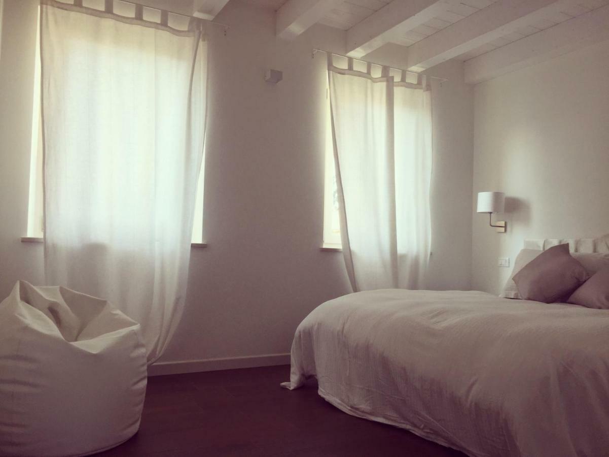 Hotel Sweet Corner Castelnuovo del Garda Exterior foto