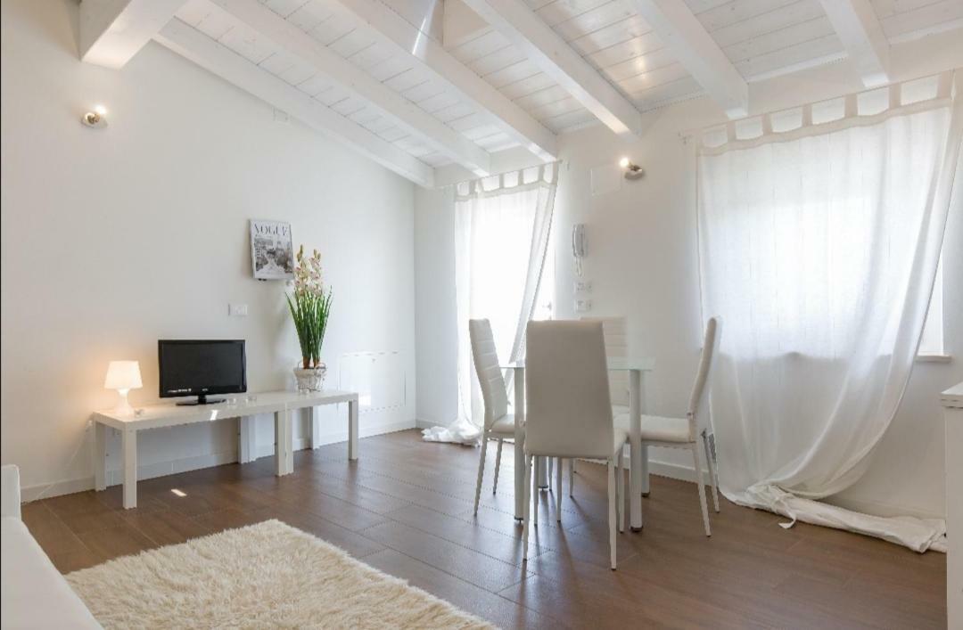 Hotel Sweet Corner Castelnuovo del Garda Exterior foto